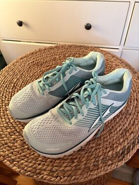 Altra Provision Women’s Running Shoes 9